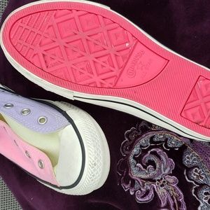 EUC CTAS Classic High Top in White/Red/Blue/Purple (Jr. 5) KICKS